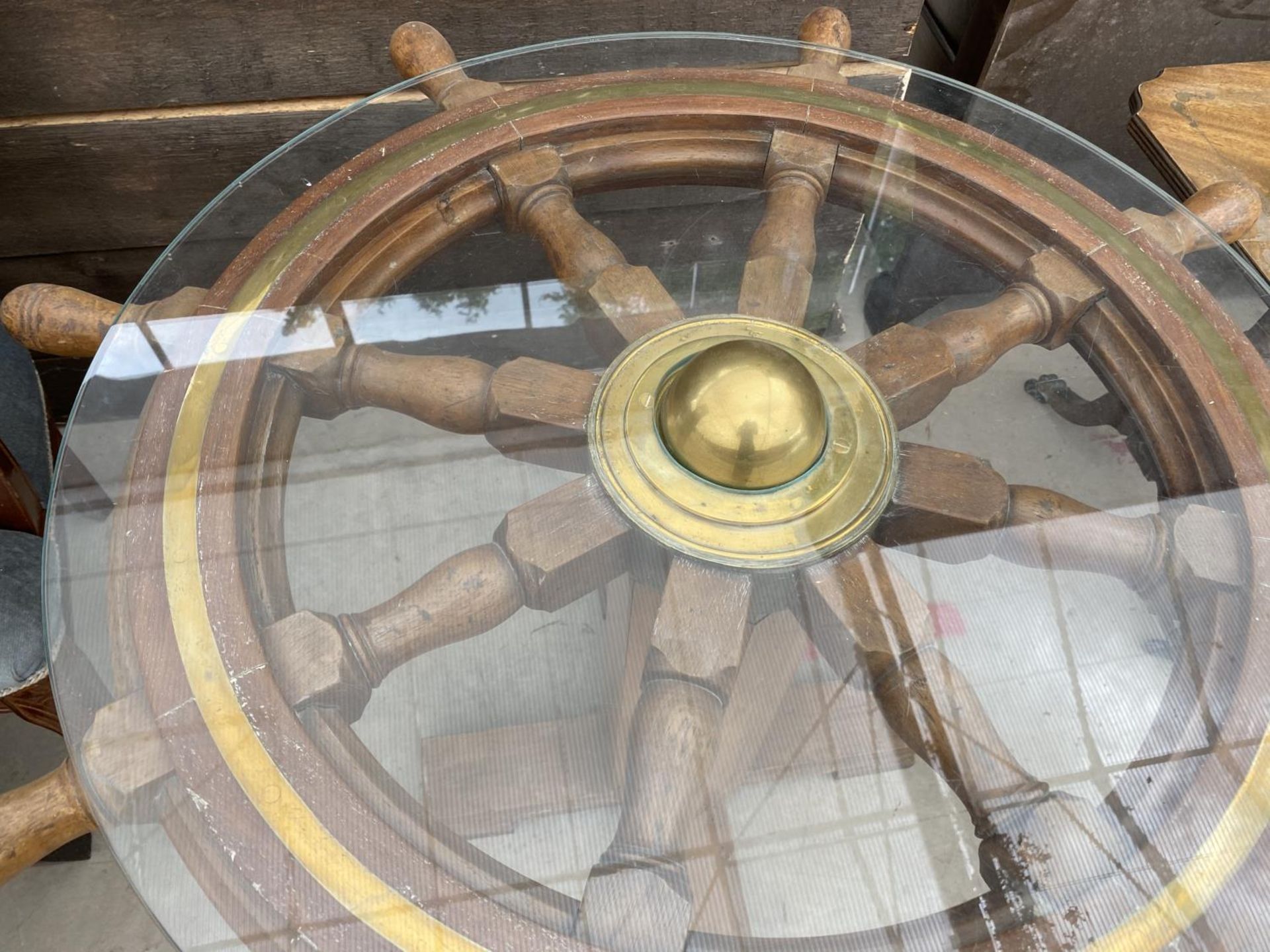 A SHIP'S WHEEL COFFEE TABLE WITH GLASS TOP - Image 2 of 3