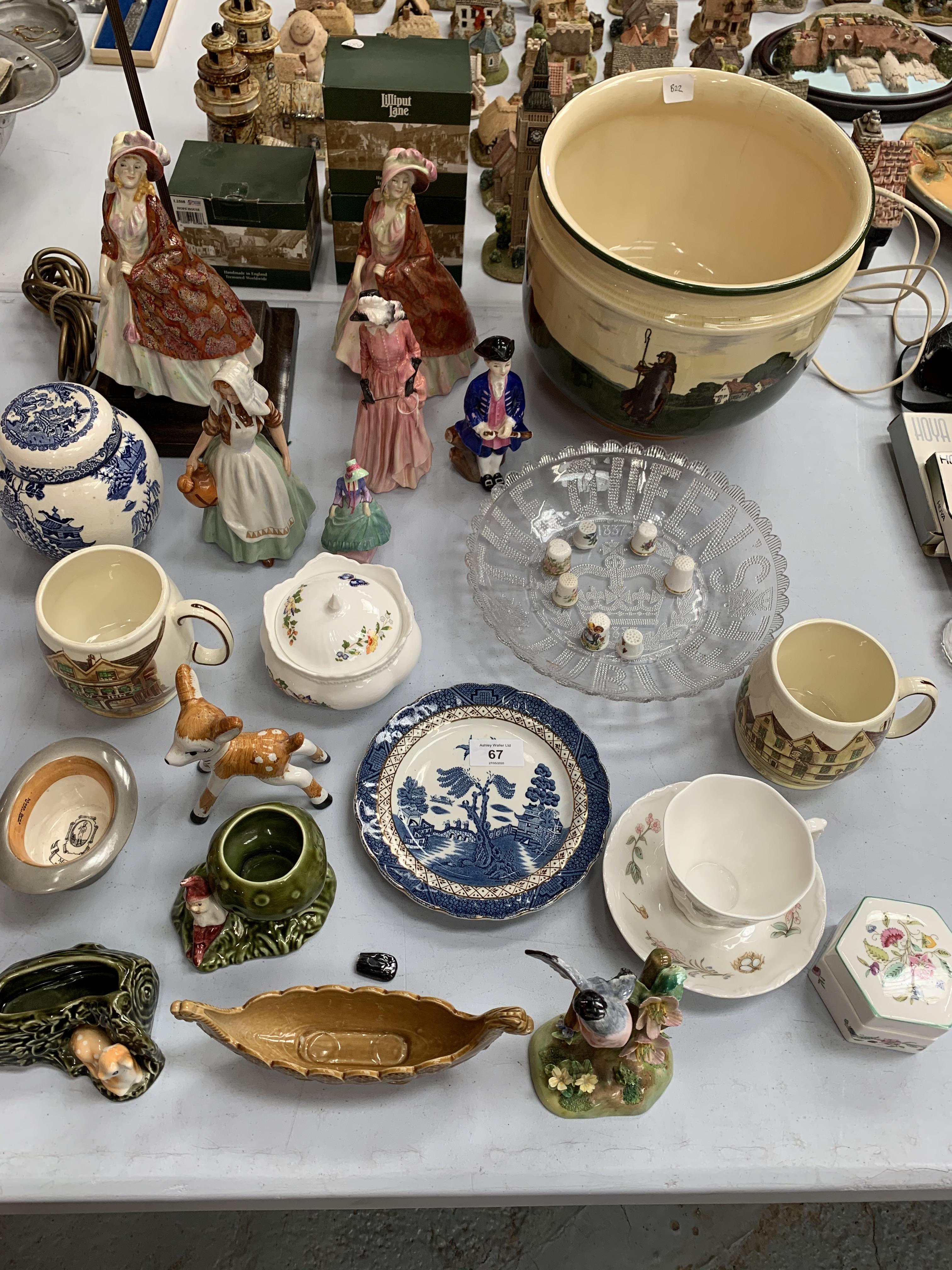 A LARGE COLLECTION OF VARIOUS CERAMIC ITEMS TO INCLUDE FIGURINES, GINGER JAR, PLANTER, DISHES, ETC