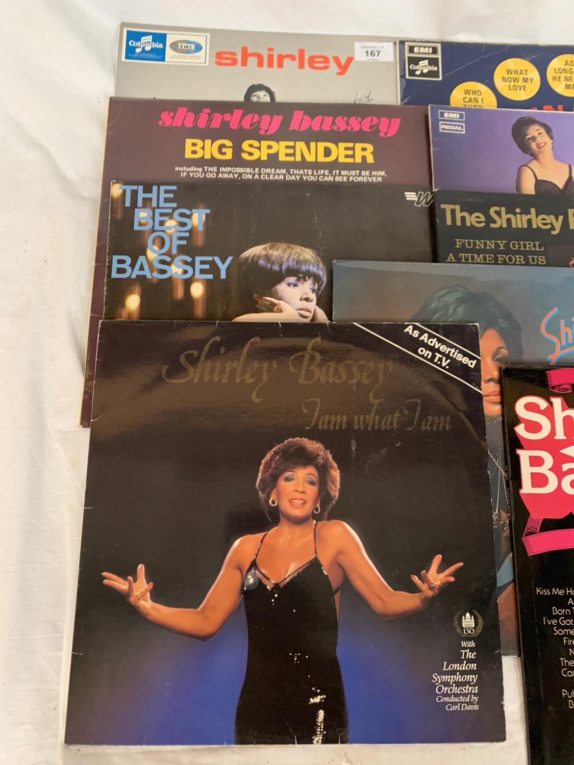 A COLLECTION OF THIRTEEN SHIRLEY BASSEY LPS - Image 2 of 4