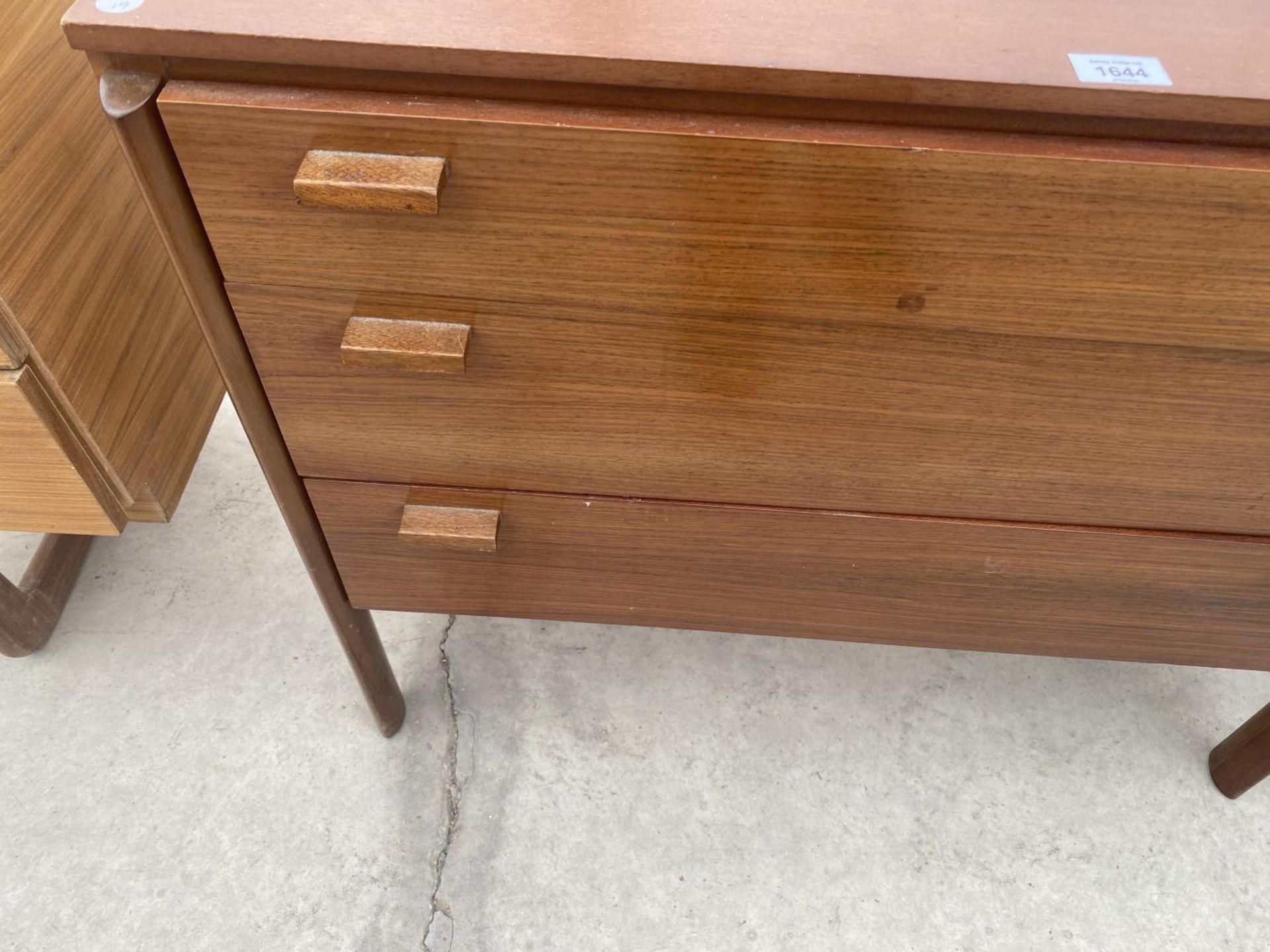 A TEAK CHEST OF THREE DRAWERS - Image 3 of 4