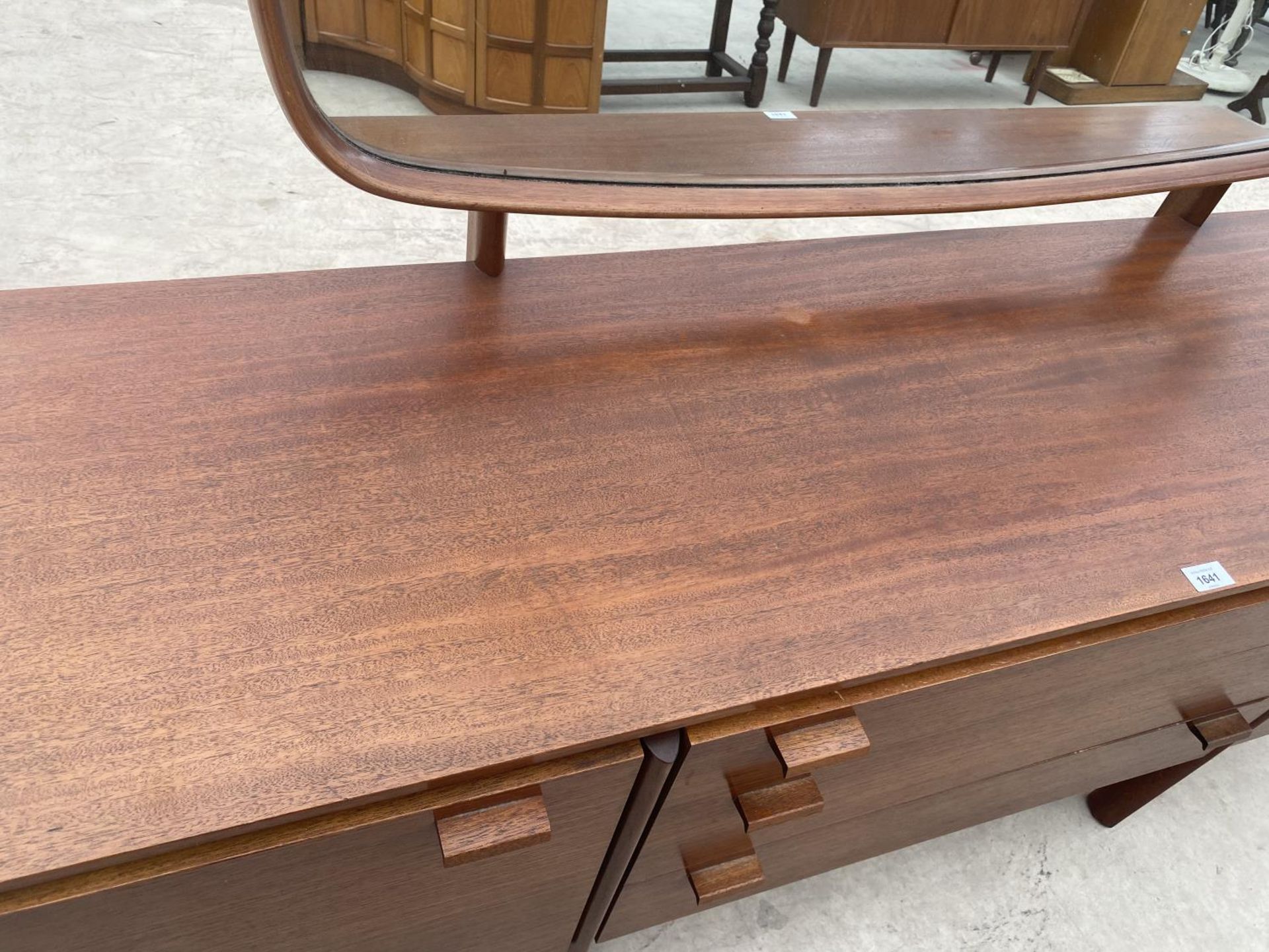 A TEAK DRESSING TABLE WITH TWO DOORS, THREE DRAWERS AND UPPER MIRROR - Image 3 of 5