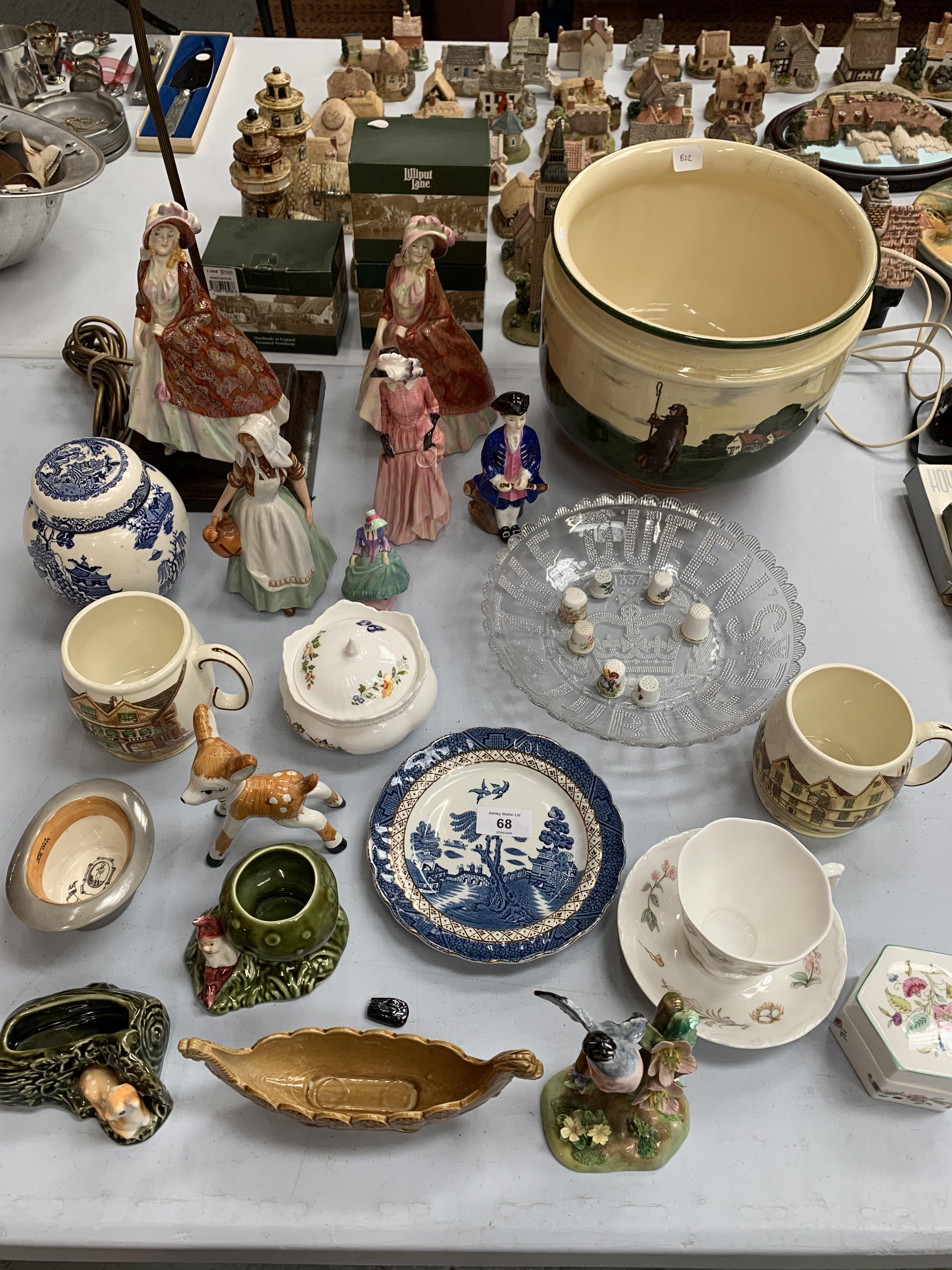 A LARGE COLLECTION OF VARIOUS CERAMIC ITEMS TO INCLUDE FIGURINES, GINGER JAR, PLANTER, DISHES, ETC - Image 2 of 8