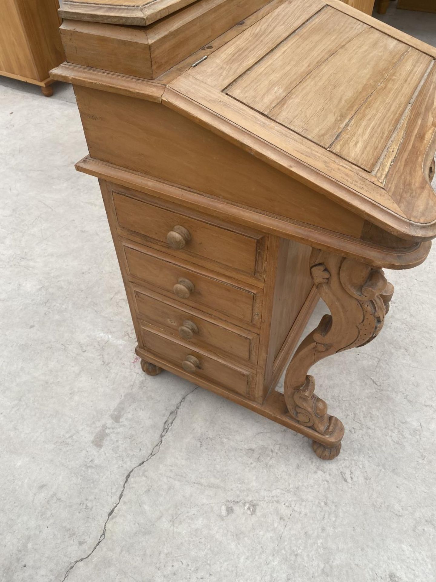 A PINE DAVENPORT WITH HINGED TOP, INKWELL AND FOUR SIDE DRAWERS - Image 3 of 7