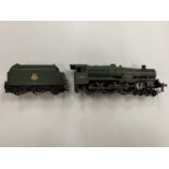 AN OO GAUGE HOWARD OF EFFINGHAM 4-6-0 LOCOMOTIVE AND TENDER