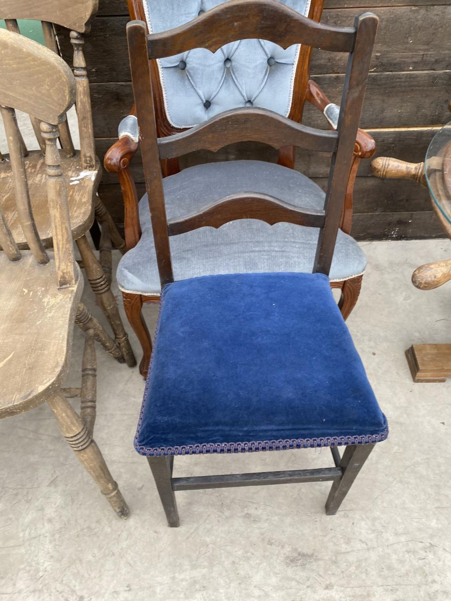 FOUR PINE AND TWO MAHOGANY DINING CHAIRS - Image 3 of 4