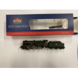 AN OO GAUGE THE PRINCE OF WALES VOLUNTEERS SOUTH LANCASHIRE 4-6-0 LOCOMOTIVE AND TENDER WITH BOX (