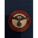 GERMAN RECHTS FAHREN ENAMEL BADGE WITH SWASTIKA EMBLEM