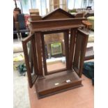 A MAHOGANY THREE SECTION DRESSING TABLE MIRROR