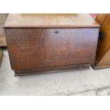 A GLOBE WERNICKE OAK TABLE TOP BUREAU WITH ONE DRAWER AND INNER FITTINGS