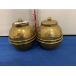 PAIR BRASS LIPTONS BRITISH EMPIRE LIDDED BRASS TEA CADDIES FROM THE EXHIBITION 1924, 12 CM