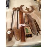 A MIXED VINTAGE LOT TO INCLUDE PEN KNIVES, NIBS, SHOE STRETECHERS ETC