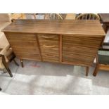 AN ALFRED COX RETRO CALAMANDER WOOD SIDEBOARD WITH TWO DOORS AND THREE DRAWERS
