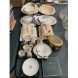 A COLLECTION OF CERAMICS TO INCLUDE MINTON, ALFRED MEAKIN ETC