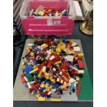 A LARGE COLLECTION OF LEGO