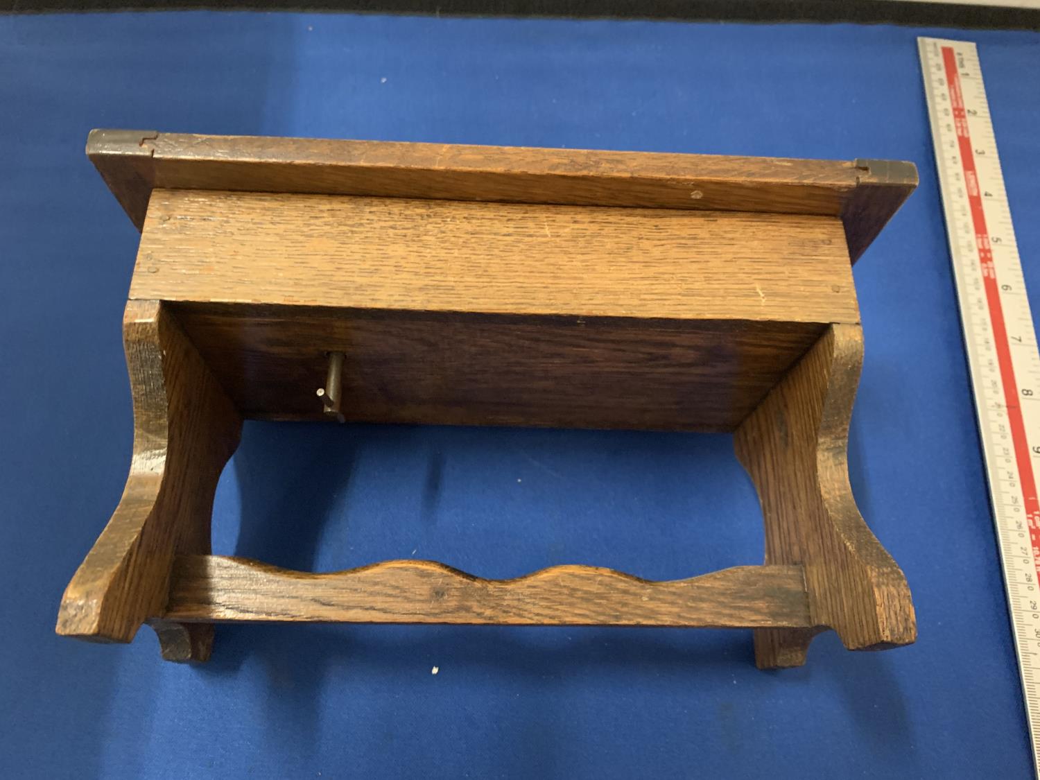 A WOODEN JEWELLERY BOX IN A FORM OF A TABLE - Image 4 of 4