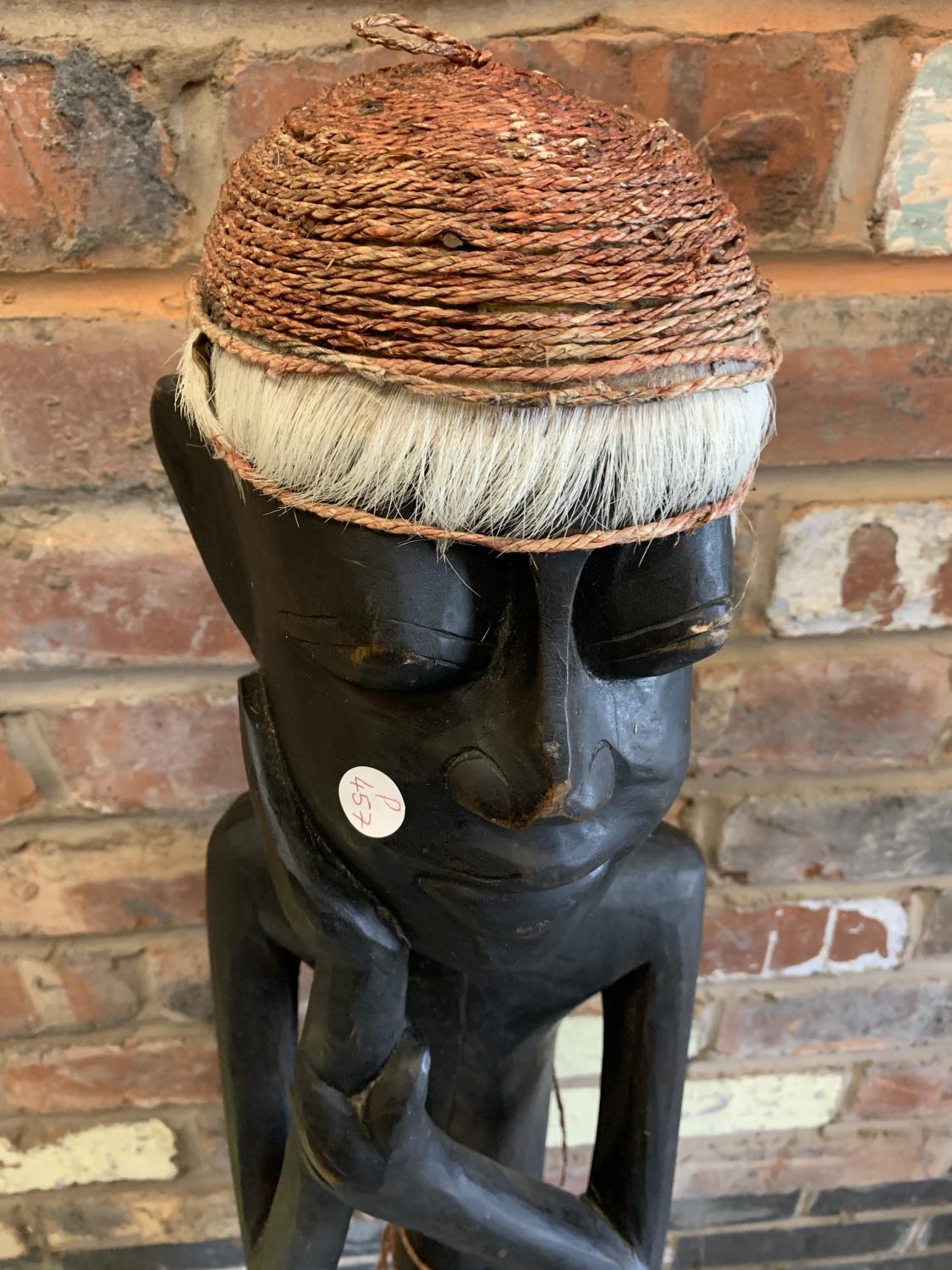 A 1950'S TALL WOODEN CARVED TRIBAL FIGURE - Image 2 of 4