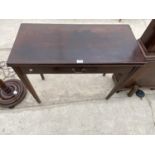 A VICTORIAN MAHOGANY FOLDING TABLE WITH SINGLE DRAWER