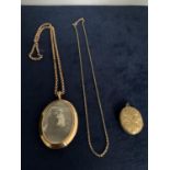 EARLY 20TH CENTURY LARGE ROLLED GOLD DOUBLE SIDED PHOTO FRAME PENDANT 3.5 X 5.5 CM WITH BELCHER