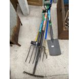 GARDEN TOOLS - SPADE, FORK ETC