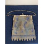 ART DECO WHITE METAL LADIES CHAIN MAIL EVENING BAG WITH BLUE AND CREAM ENAMEL DETAILING TO FRAME AND