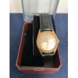 GENTS VINTAGE 1950/60s INGERSOLL 5 JEWELS GOLD PLATED WRIST WATCH WITH BLACK LEATHER STRAP, BOXED