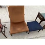 A RETRO LOUNGE CHAIR AND FOOTSTOOL