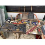 VARIOUS ELECTRIC AND HAND WORKSHOP TOOLS