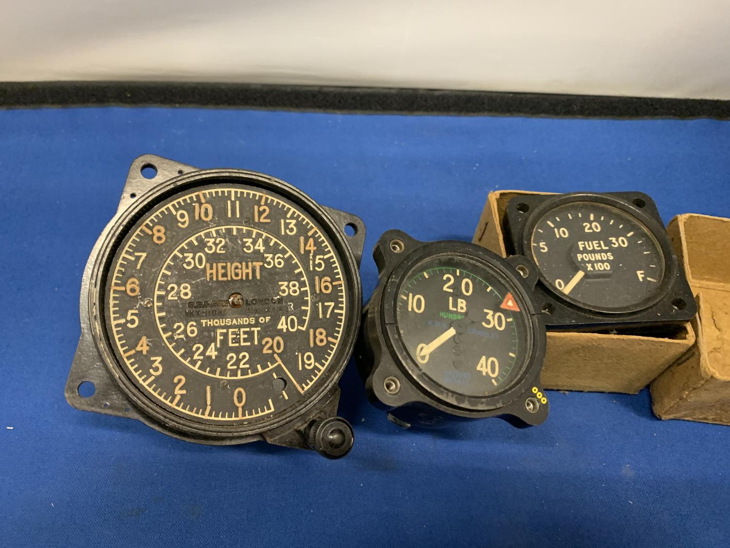 THREE AERONAUTICAL GAUGES - SS & CO LTD LONDON BAKELITE COCKPIT GAUGE,(BOXED) A SMITHS FUEL GAUGE - Image 2 of 2