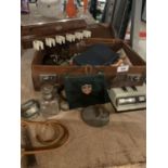 A VINTAGE SUITCASE CONTAINING ITEMS SUCH AS A RAPER AND SONS LIMITED SNOOKER CUE HOLDER, DESK DATE