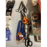 TEN PAIRS OF SCISSORS TO INCLUDE VINTAGE EXAMPLES