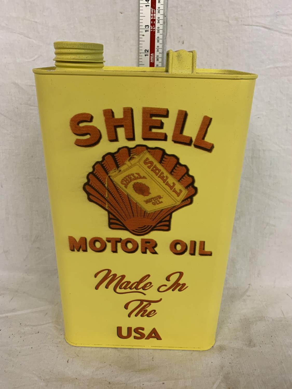 A VINTAGE STYLE METAL SHELL MOTOR OIL CAN 31CM