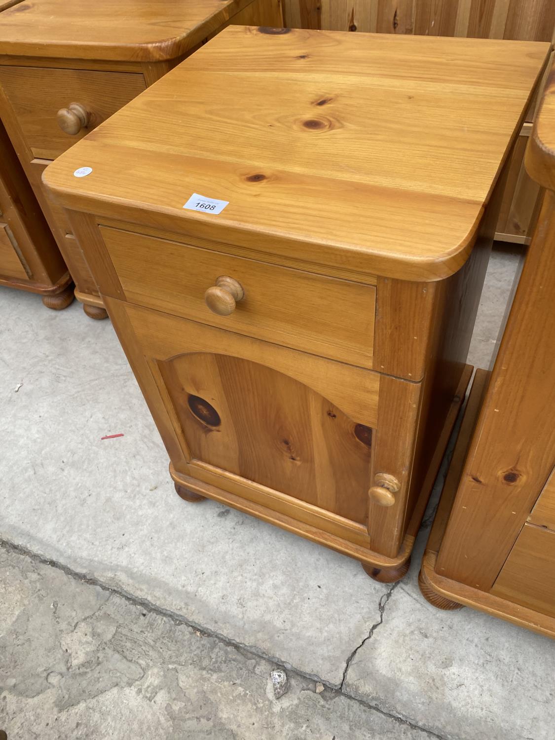 A PINE BEDSIDE CABINET AND A PINE CHEST OF TWO SHORT AND TWO LONG DRAWERS - Image 2 of 3