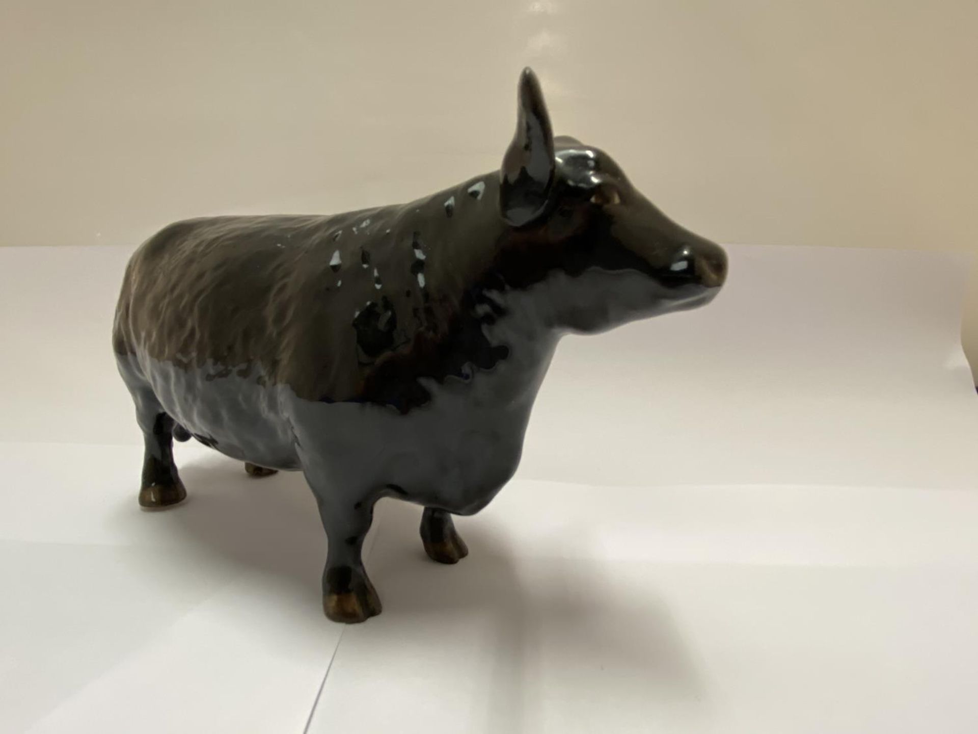 A BESWICK ABERDEEN ANGUS COW - Image 2 of 3