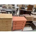 A PINE EFFECT CHEST OF TWO SHORT AND FOUR LONG DRAWERS, A PAINTED CHEST OF FOUR DRAWERS AND AN OAK