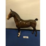 A BESWICK GLOSS HACKNEY HORSE LARGE FIGURE, 19.5 CM