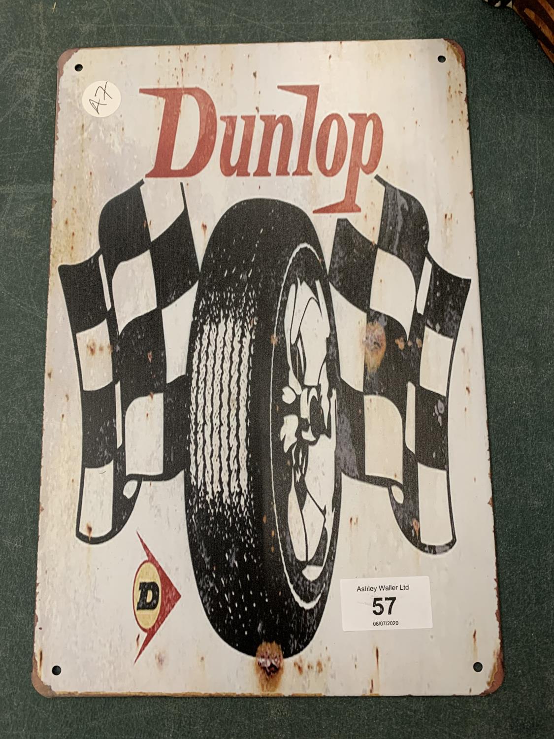 A VINTAGE STYLE DUNLOP TYRES TIN METAL GARAGE SIGN 30 X 20CM