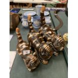 A VINTAGE STYLE GRADUATED SET OF THREE HAND CARVED WOODEN CAT MODELS