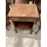 A SMALL MAHOGANY CABINET WITH SINGLE DRAWER