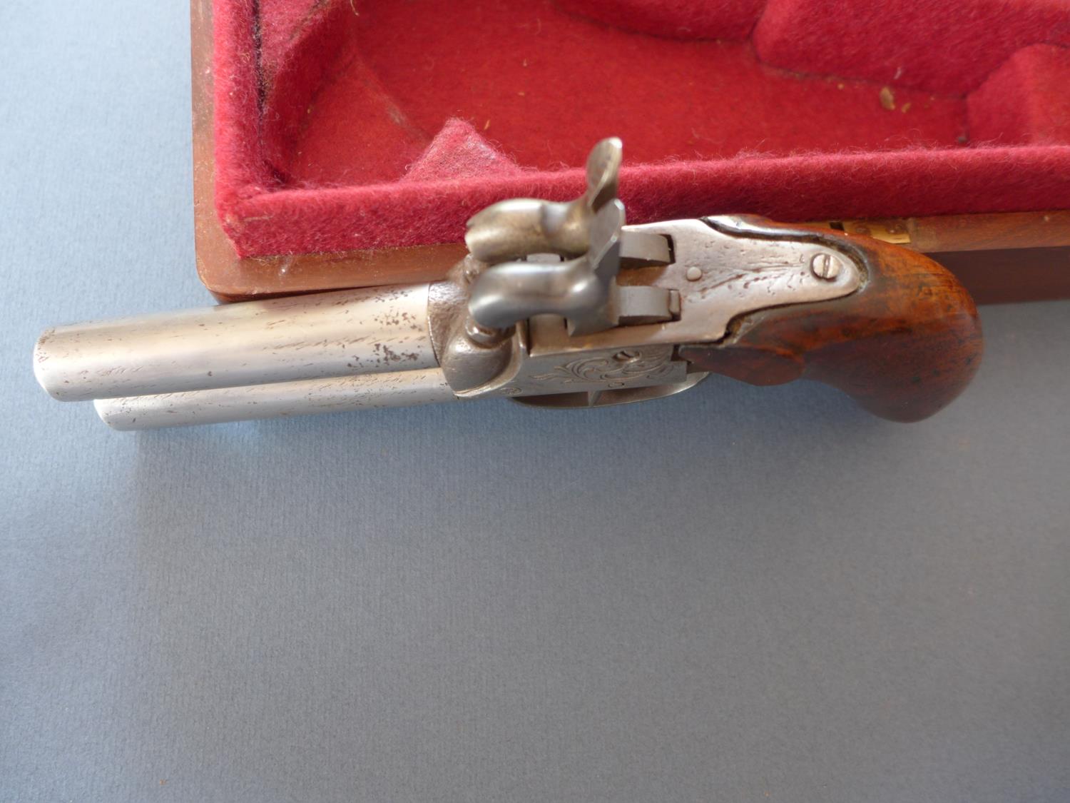 A LIEGE OVER AND UNDER PERCUSSION CAP PISTOL - 8 CM BARREL IN A FITTED MAHOGANY CASE - Image 6 of 8