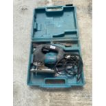 A MAKITA 4340CT 240 VOLT ELECTRIC JIGSAW IN CARRY CASE WITH ACCESSORIES - IN WORKING ORDER