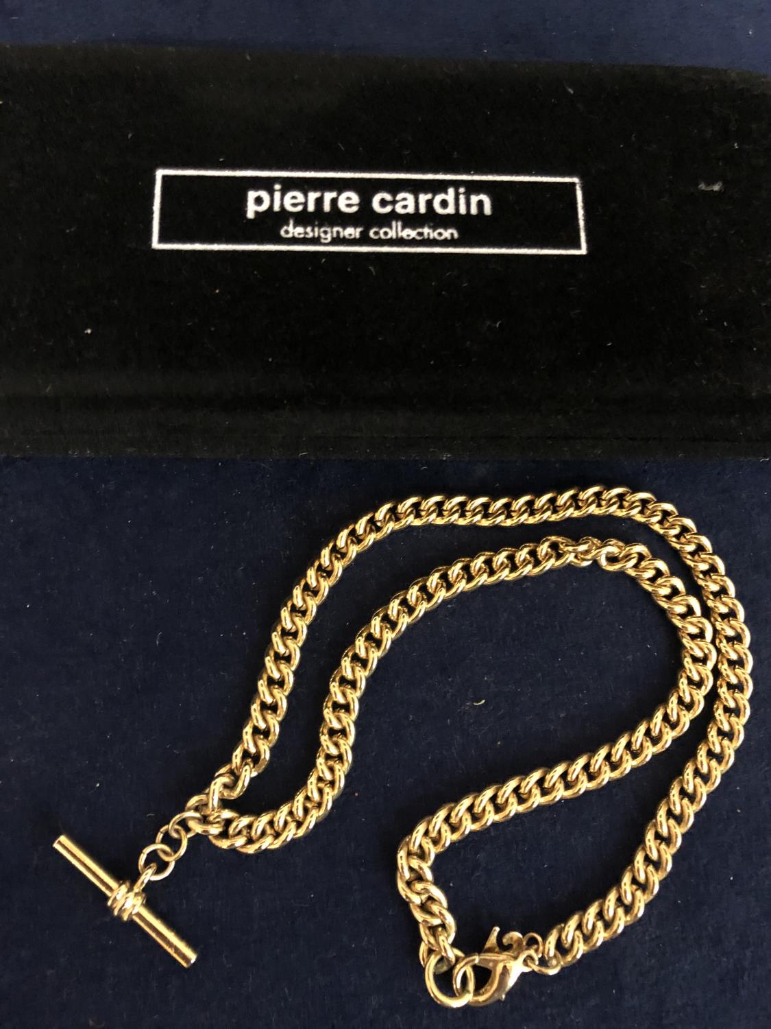 A MODERN PIERRE CARDIN GOLD PLATED ALBERT CHAIN, BOXED