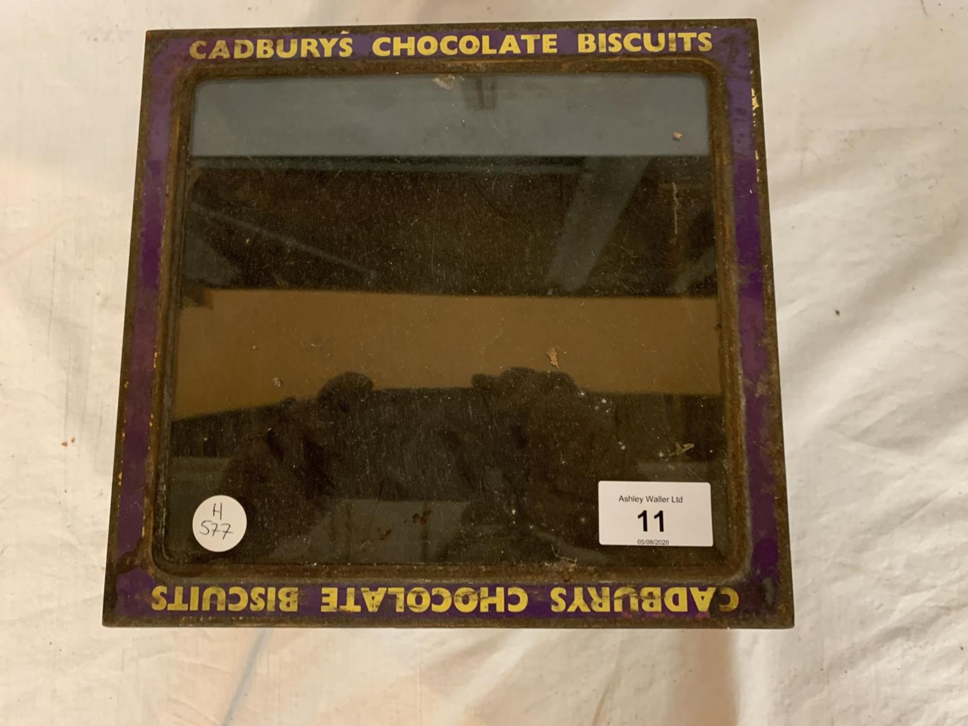 AN ORIGINAL VINTAGE 'CADBURYS CHOCOLATE BISCUITS - Image 4 of 8