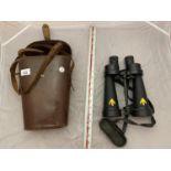 A PAIR OF BARR AND STROUD MILITARY BINOCULARS COMPLETE WITH LEATHER CASE
