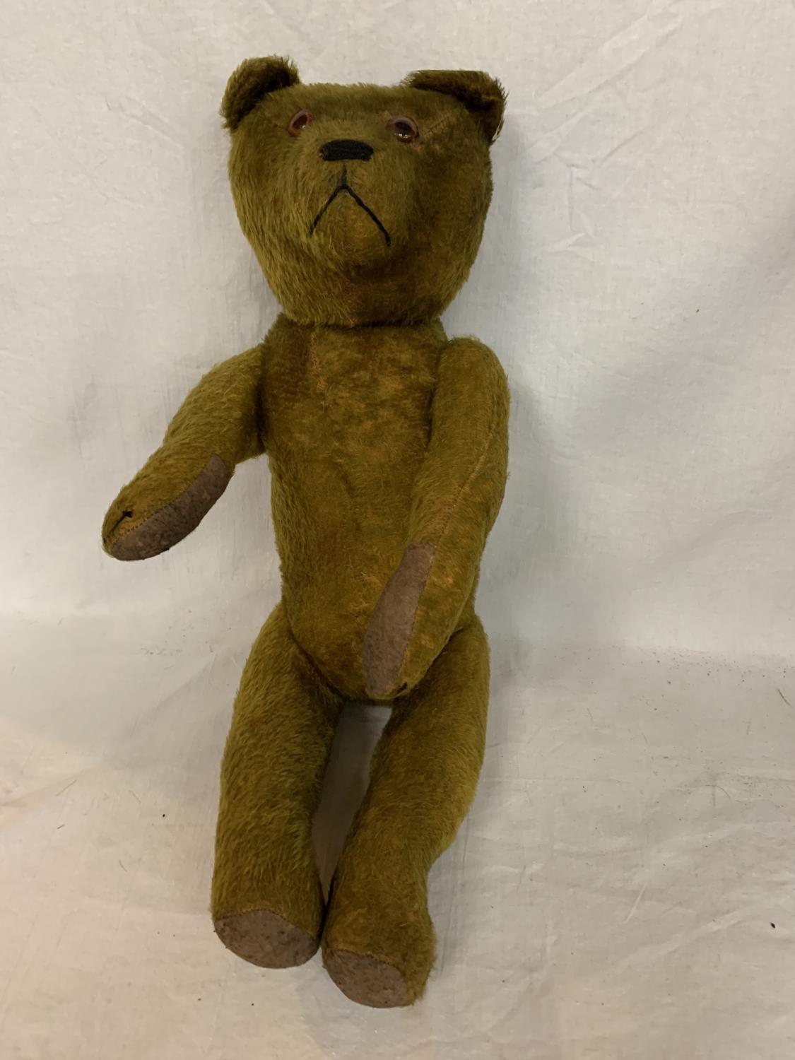 A VINTAGE TEDDY BEAR