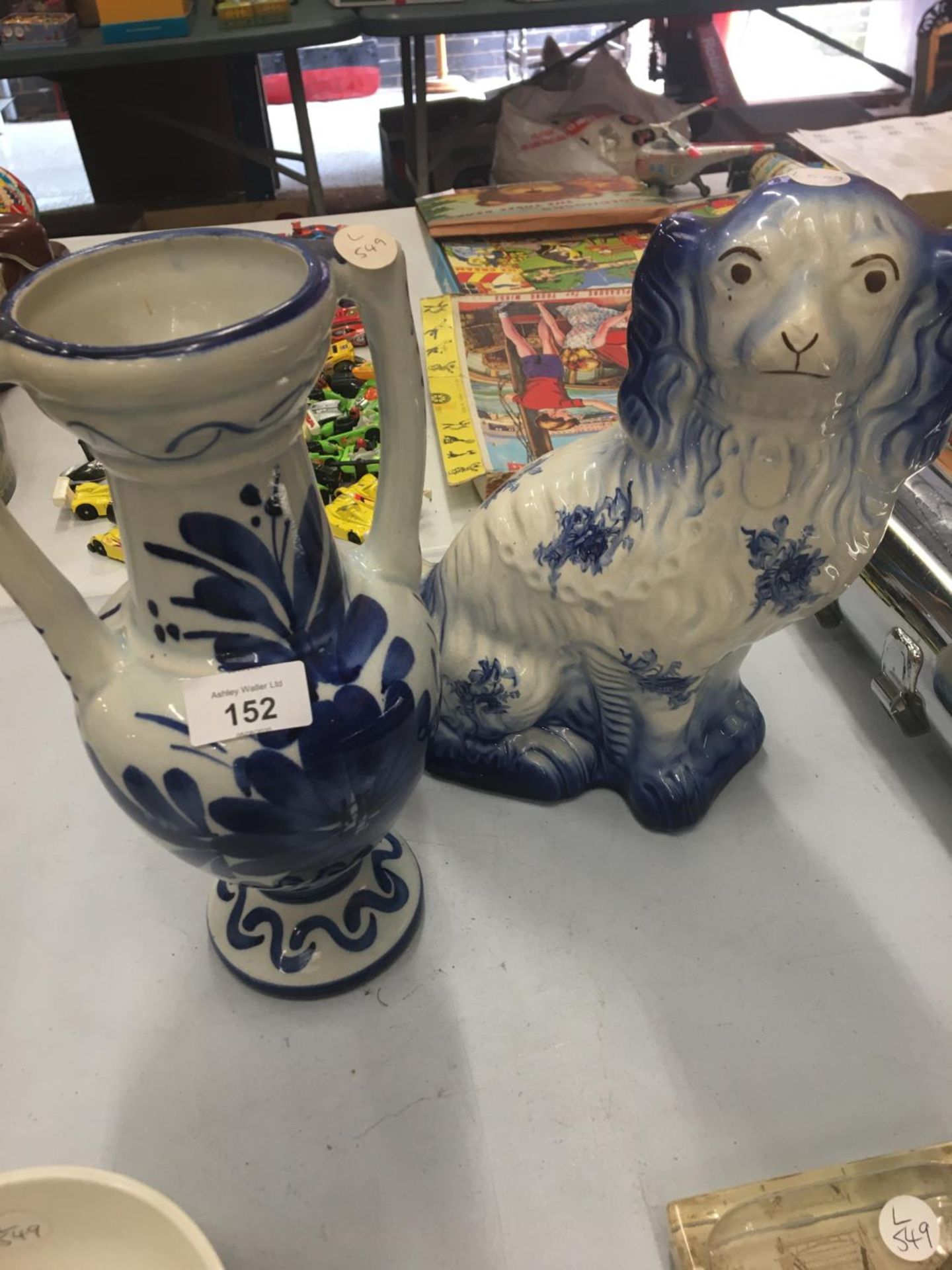 A BLUE AND WHITE VASE AND A STAFFORDSHIRE STYLE DOG - Image 2 of 6