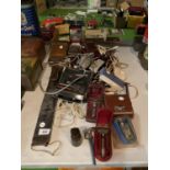 LARGE SELECTION OF VINTAGE SHAVERS AND ACCESSORIES