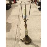 A HEAVY BRASS BASED ONYX TABLE LAMP, NO SHADE, IN WORKING ORDER