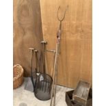 VARIOUS VINTAGE GARDEN TOOLS TO INCLUDE SHOVEL, FORKS, ETC