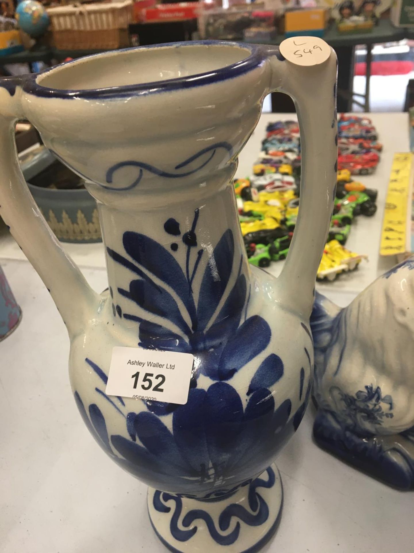 A BLUE AND WHITE VASE AND A STAFFORDSHIRE STYLE DOG - Image 6 of 6