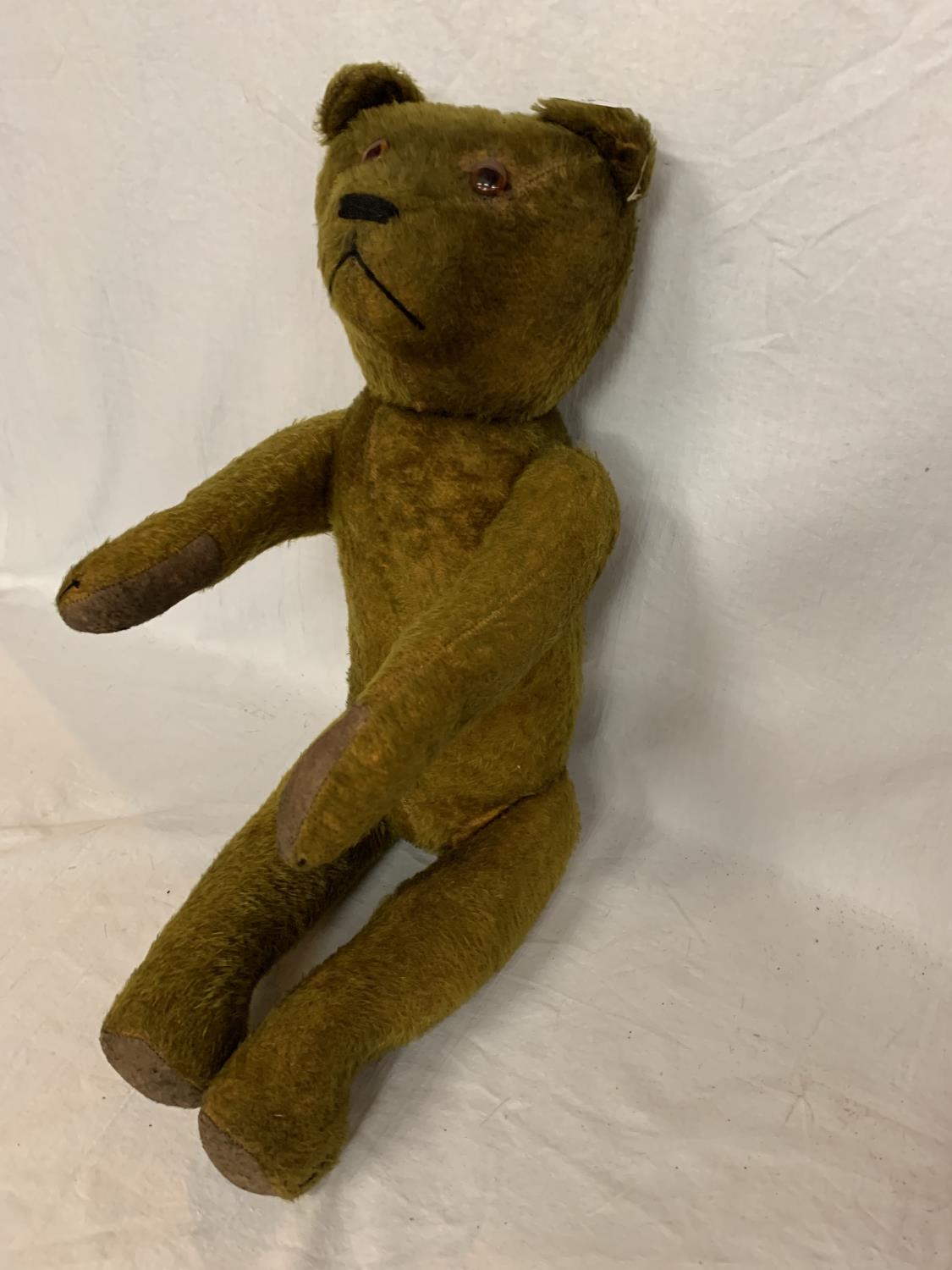 A VINTAGE TEDDY BEAR - Image 6 of 6